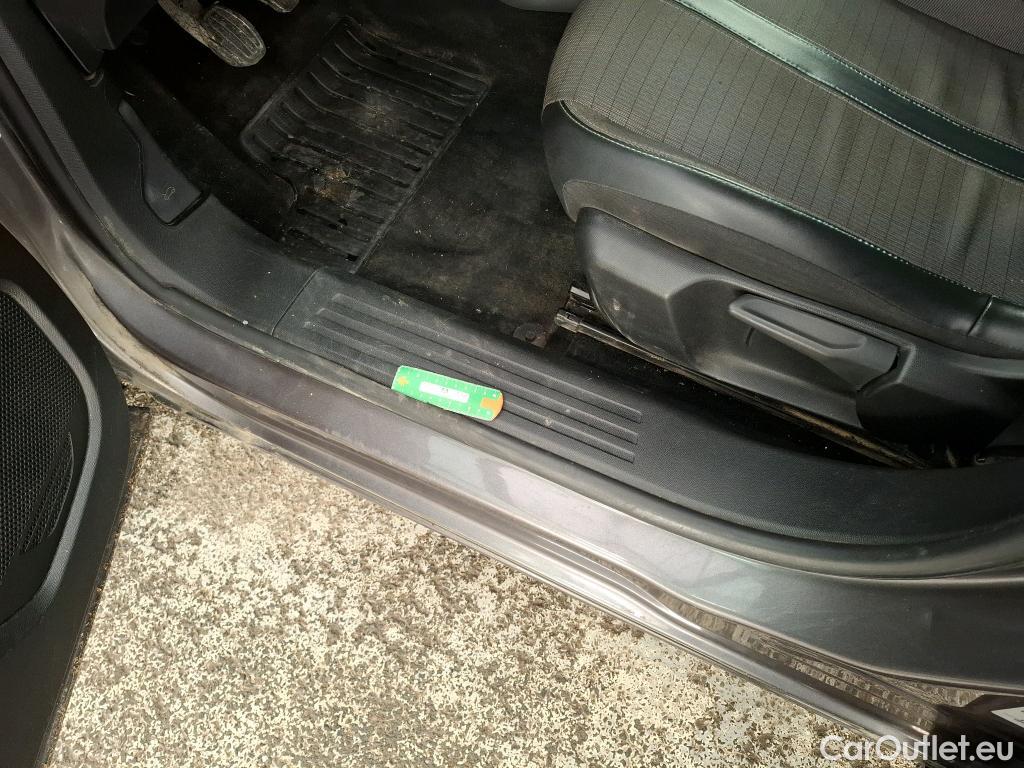  Peugeot  2008  Allure Business 1.5 HDi 110CV BVM6 E6d #47