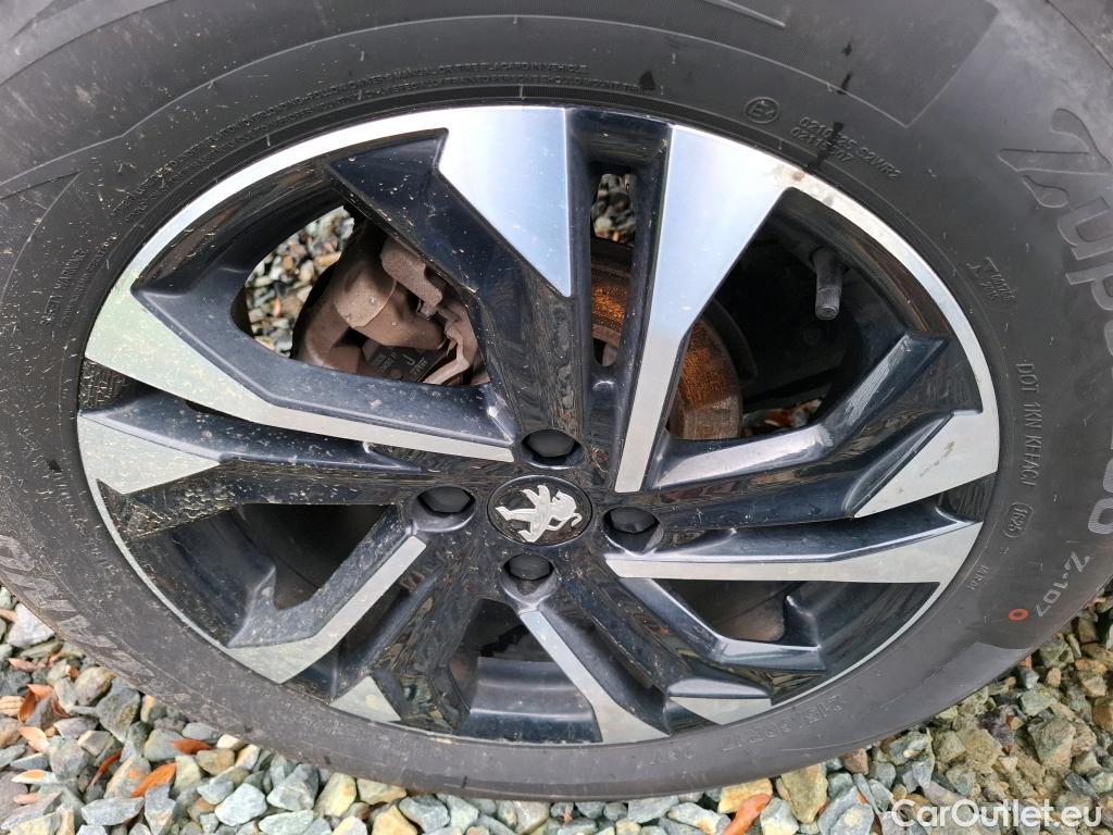  Peugeot  2008  Allure 1.5 HDi 100CV BVM6 E6d #24