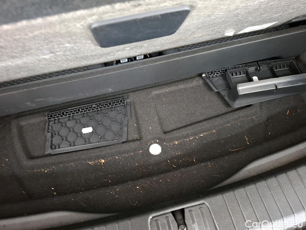  Volkswagen  Touran  IQ.Drive Start-Stop 2.0 TDI 150CV BVA7 E6dT #40