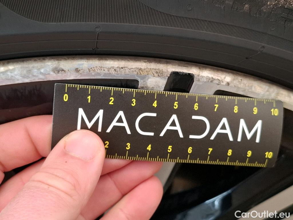  Bmw  Serie 3 BMW Série 3 Touring / 2018 / 5P / Break 318d 150ch Business Design BVA8 #17