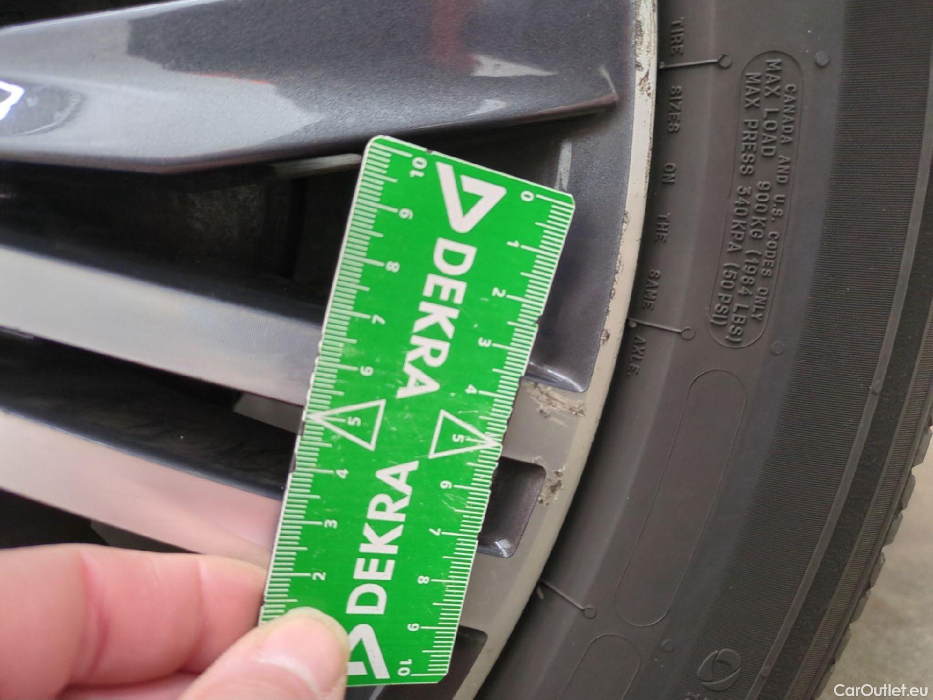  Volkswagen  Tiguan VOLKSWAGEN  Allspace / 2017 / 5P / SUV 1.5 TSI 150 EVO DSG7 Carat Exclusive #10