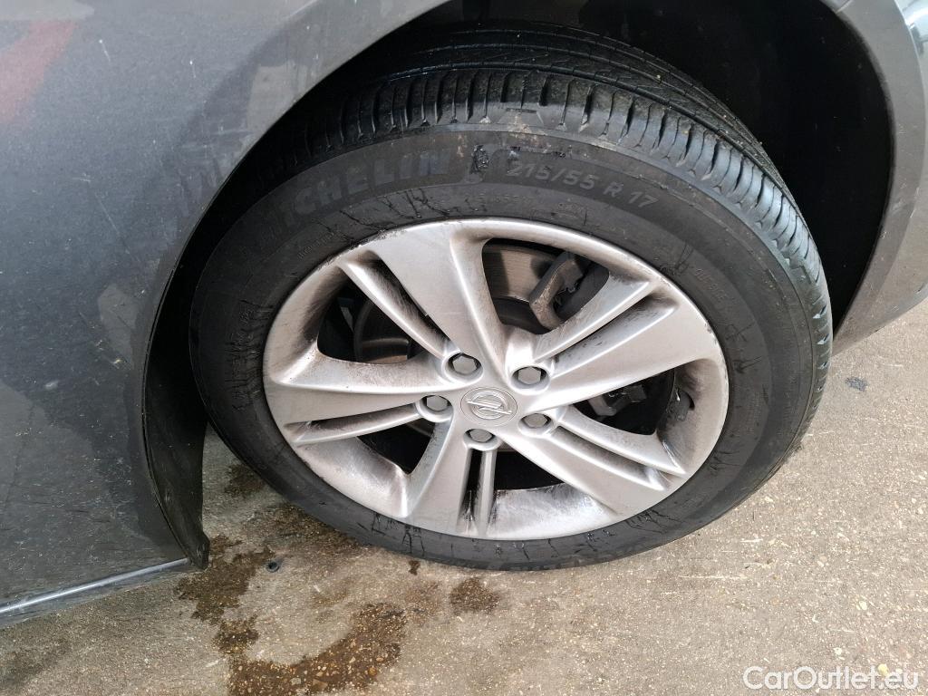  Opel  Insignia OPEL  Sports Tourer / 2020 / 5P / Break 1.5 Diesel 122ch ELEGANCE #19