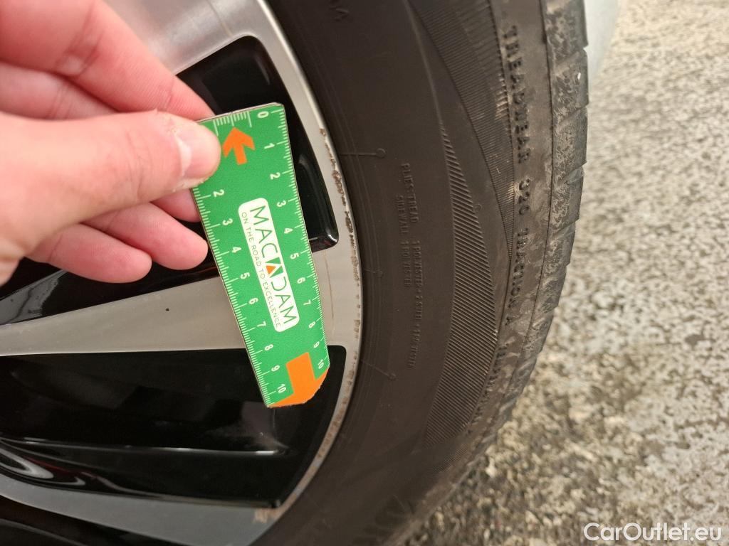  Mercedes  A-Klasse MERCEDES-BENZ Classe A Compact / 2018 / 5P / Berline A 200 d Business Line 8G-DCT #23