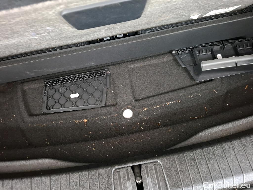  Volkswagen  Touran  IQ.Drive Start-Stop 2.0 TDI 150CV BVA7 E6dT #52