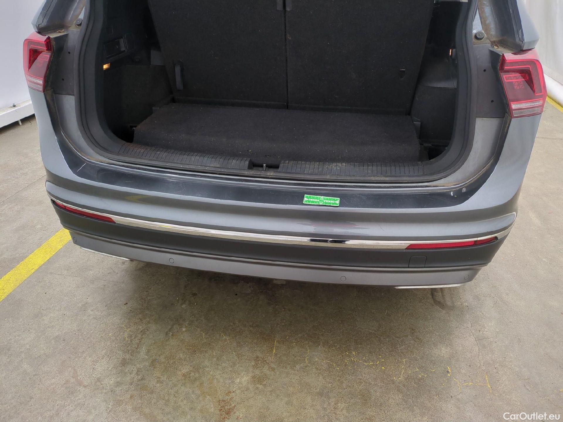  Volkswagen  Tiguan VOLKSWAGEN  Allspace / 2017 / 5P / SUV 1.5 TSI 150 EVO DSG7 Carat Exclusive #38