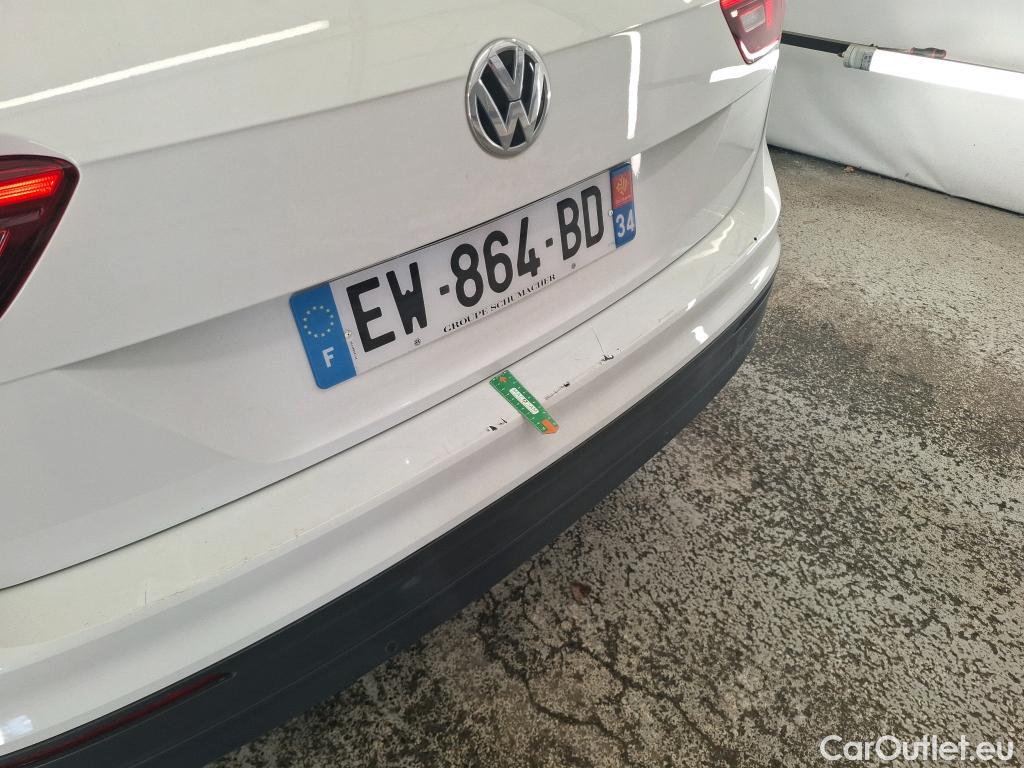  Volkswagen  Tiguan VOLKSWAGEN  / 2016 / 5P / SUV 2.0 TDI 150 DSG7 Confortline Business #1