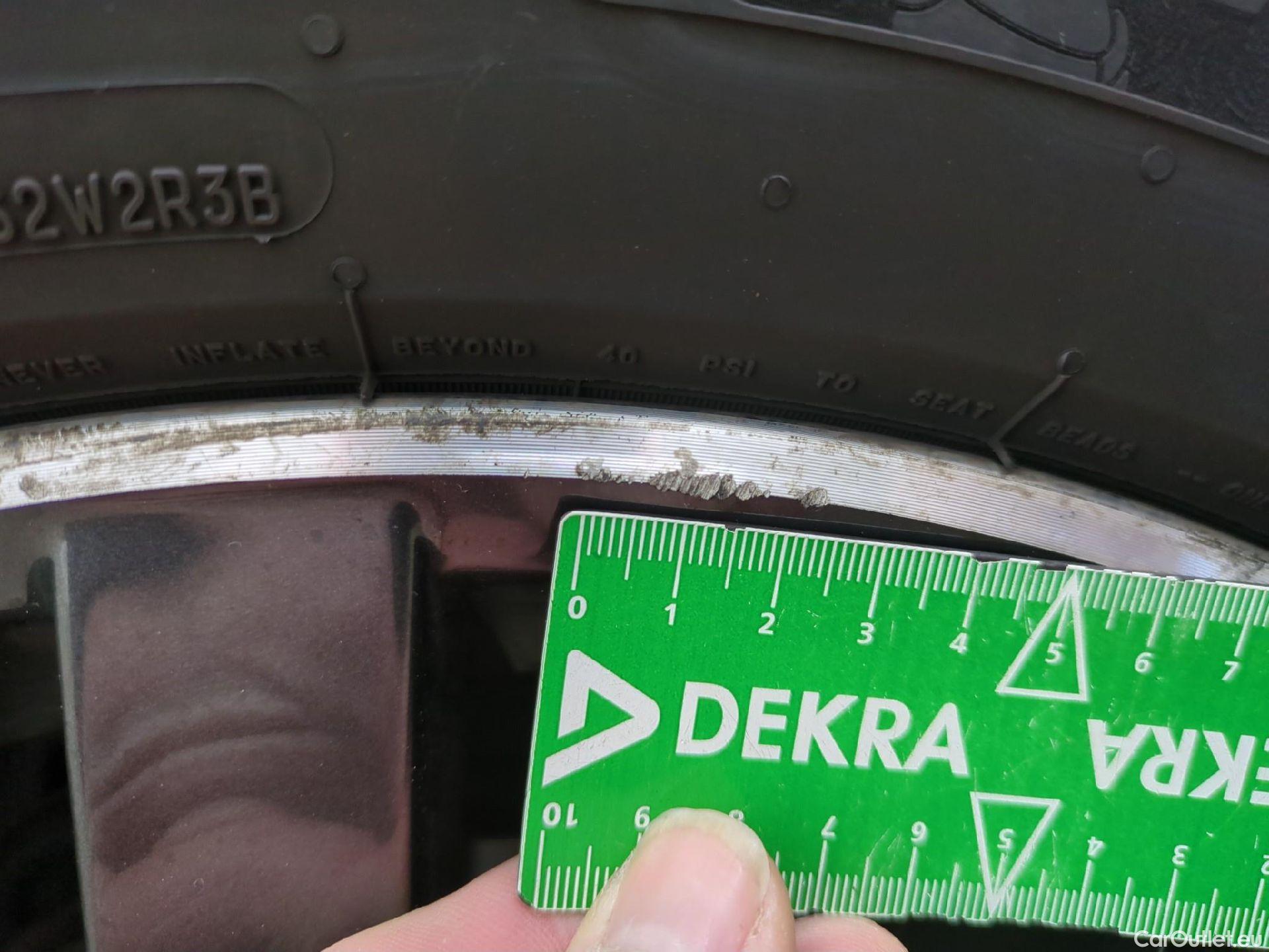  Volkswagen  Tiguan VOLKSWAGEN  Allspace / 2017 / 5P / SUV 1.5 TSI 150 EVO DSG7 Carat Exclusive #12