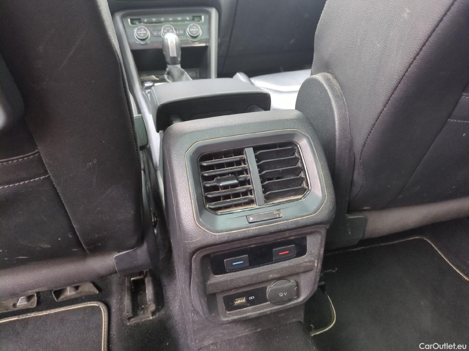  Volkswagen  Tiguan VOLKSWAGEN  Allspace / 2017 / 5P / SUV 1.5 TSI 150 EVO DSG7 Carat Exclusive #31