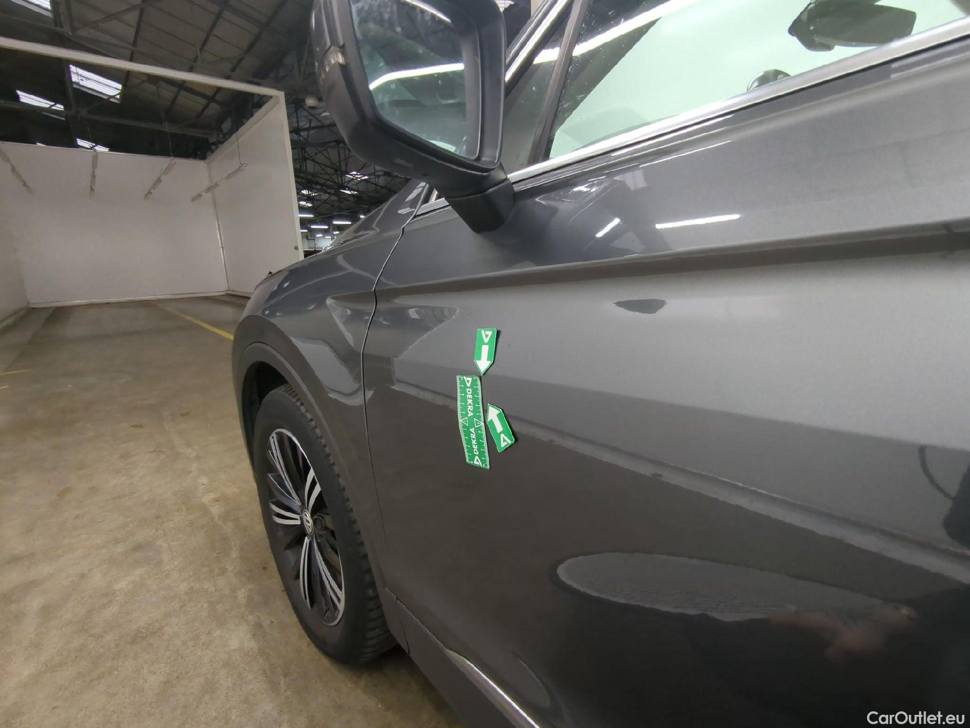  Volkswagen  Tiguan VOLKSWAGEN  5p SUV 2.0 TDI 150 DSG7 Carat Exclusive #31