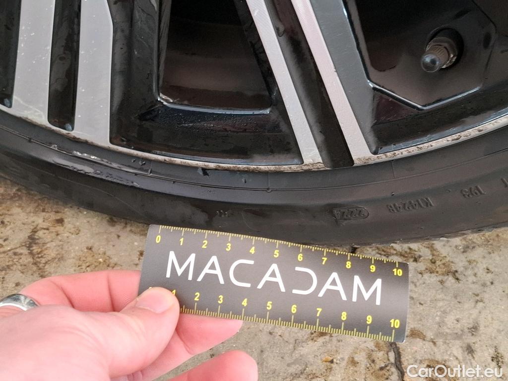  Bmw  Serie 3 BMW Série 3 Touring / 2018 / 5P / Break 318d 150ch Business Design BVA8 #14