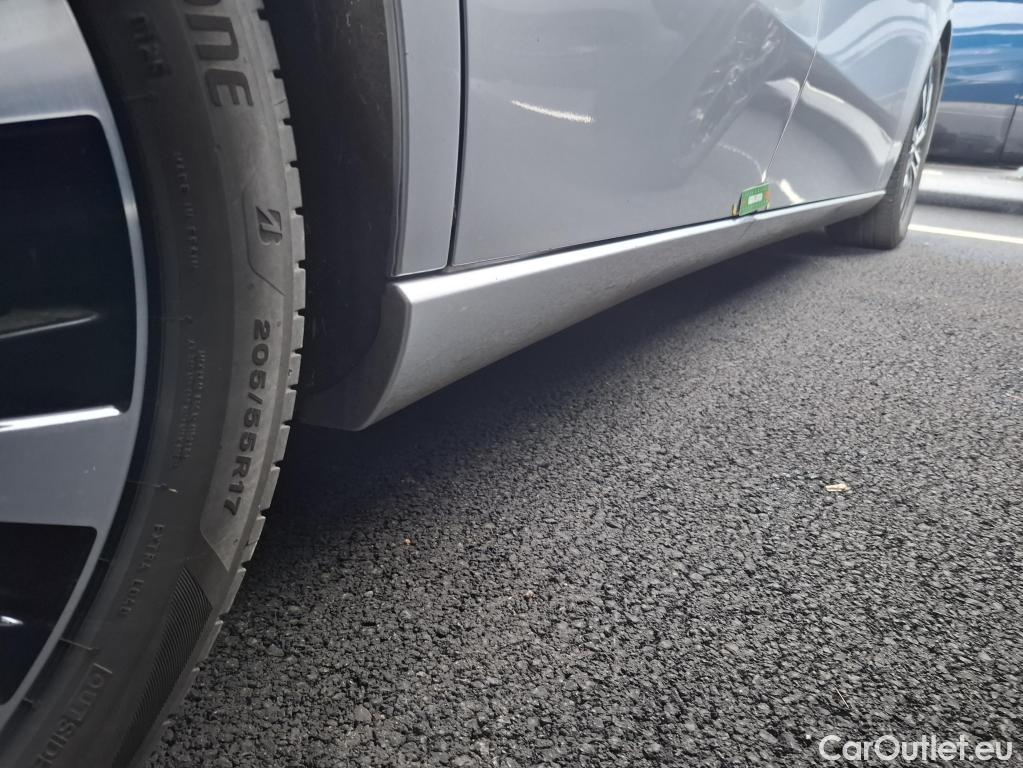  Mercedes  A-Klasse MERCEDES-BENZ Classe A Compact / 2018 / 5P / Berline A 200 d Business Line 8G-DCT #4