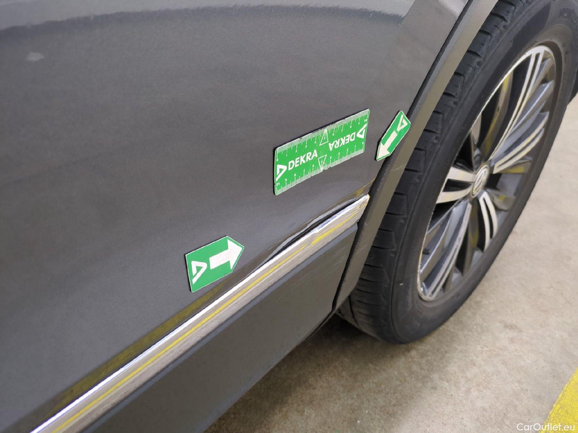  Volkswagen  Tiguan VOLKSWAGEN  Allspace / 2017 / 5P / SUV 1.5 TSI 150 EVO DSG7 Carat Exclusive #20