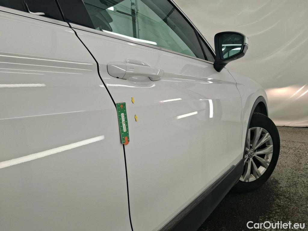  Volkswagen  Tiguan VOLKSWAGEN  / 2016 / 5P / SUV 2.0 TDI 150 DSG7 Confortline Business #12