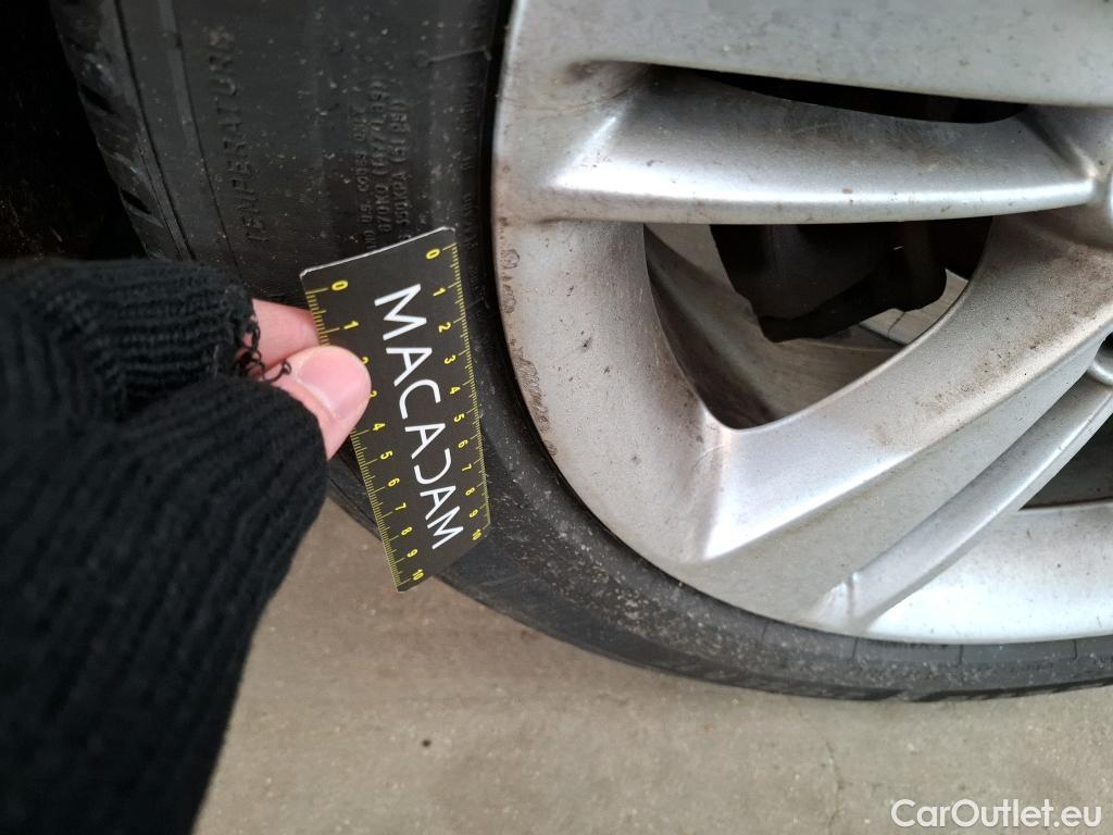  Opel  Insignia OPEL  Sports Tourer / 2020 / 5P / Break 1.5 Diesel 122ch ELEGANCE #18