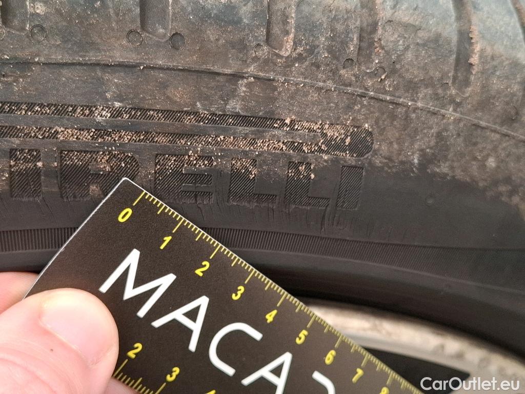  Bmw  Serie 3 BMW Série 3 Touring / 2018 / 5P / Break 318d 150ch Business Design BVA8 #2