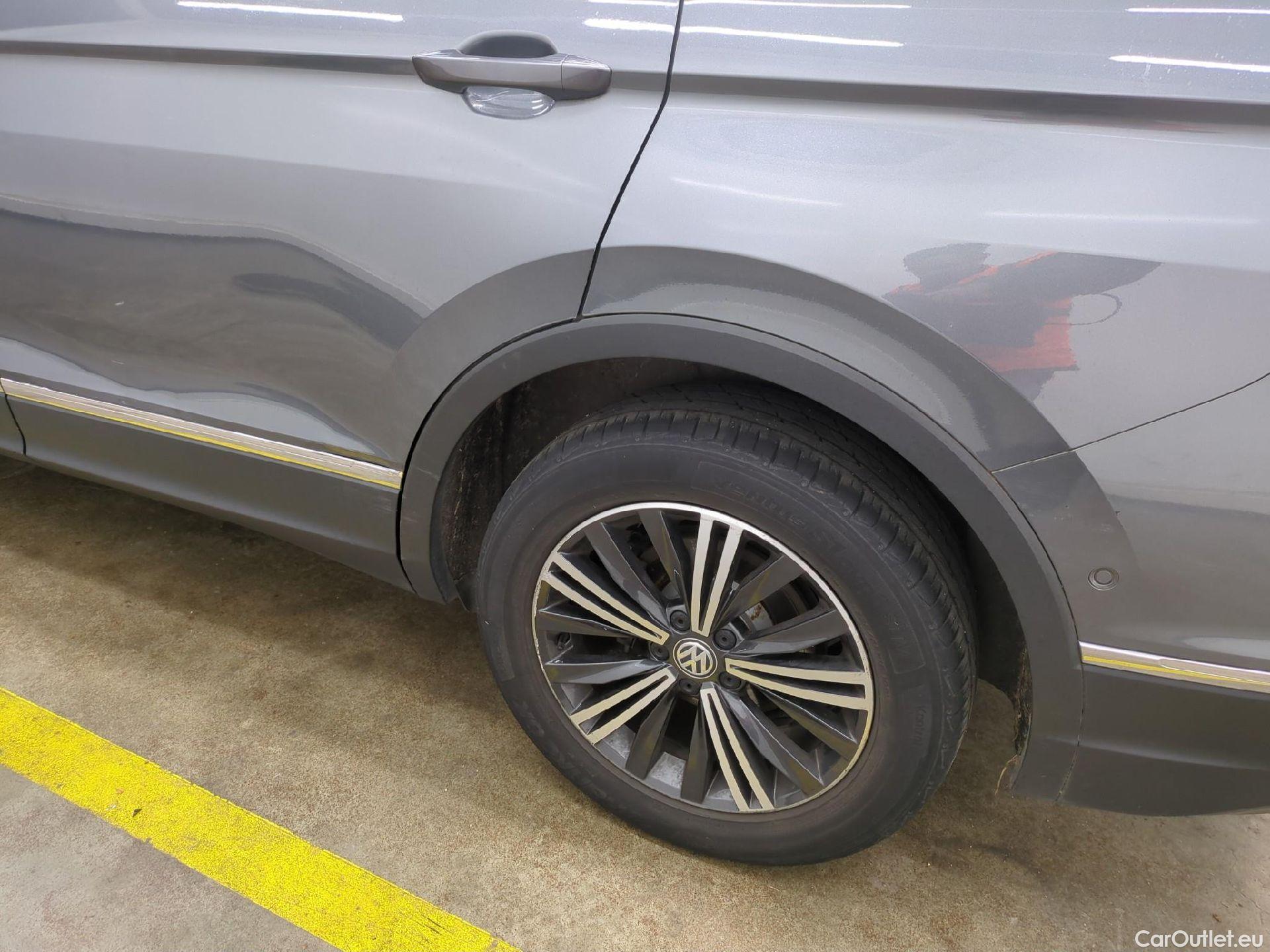  Volkswagen  Tiguan VOLKSWAGEN  Allspace / 2017 / 5P / SUV 1.5 TSI 150 EVO DSG7 Carat Exclusive #29