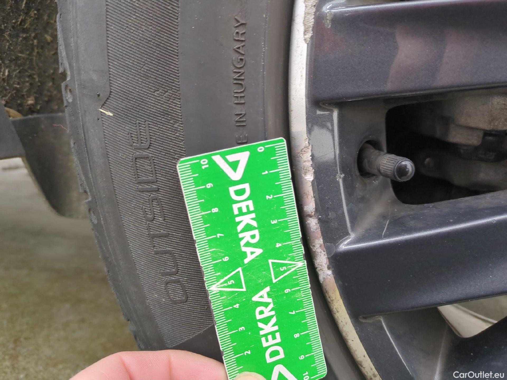  Volkswagen  Tiguan VOLKSWAGEN  Allspace / 2017 / 5P / SUV 1.5 TSI 150 EVO DSG7 Carat Exclusive #1