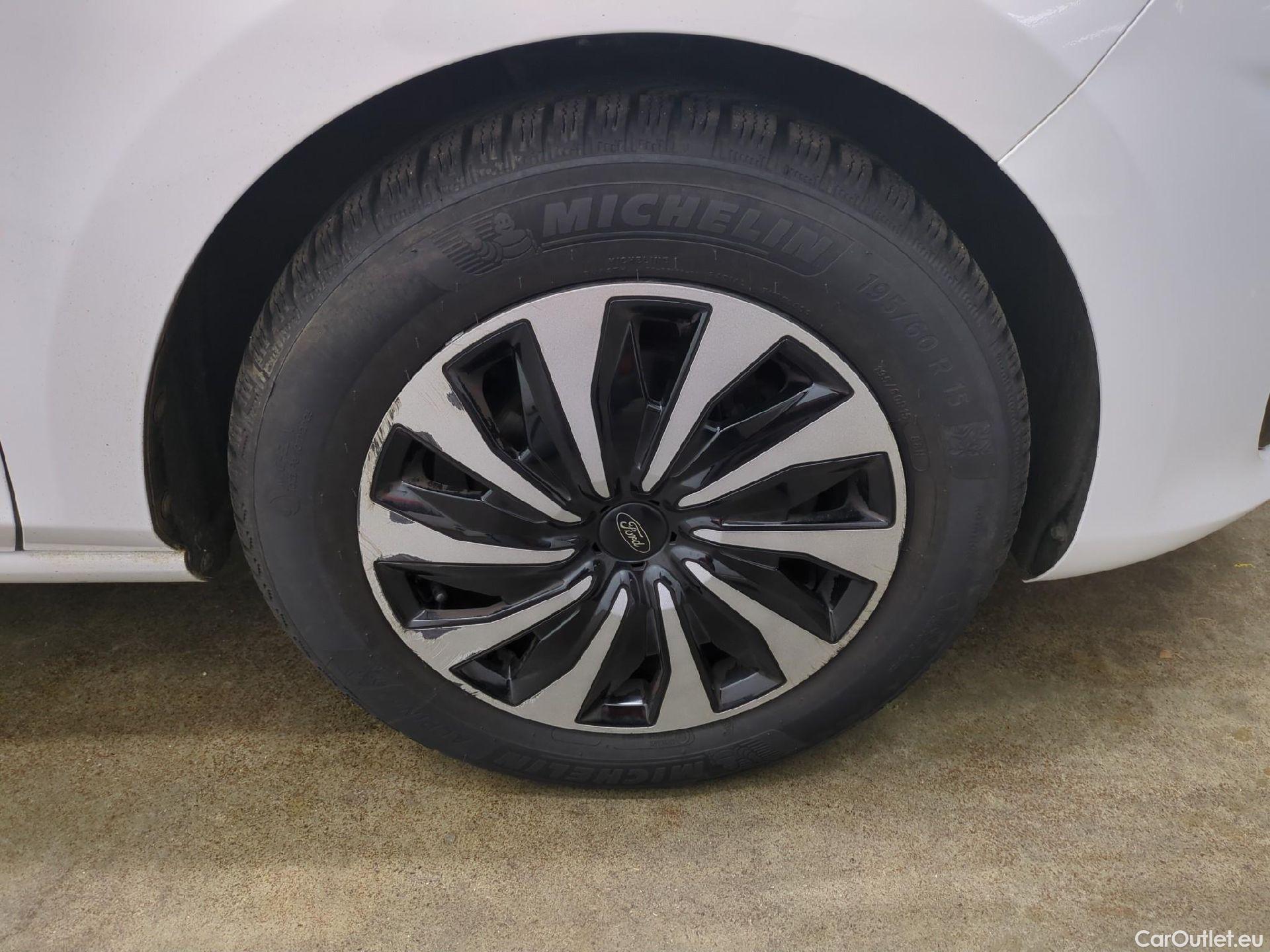  Ford  Fiesta  Titanium 1.0 EcoBoost #4