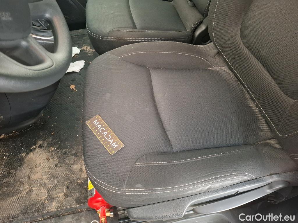  Renault  Trafic RENAULT  / 2019 / 4P / Fourgon tole FG GCF L1H1 1200 dCi 120 #30