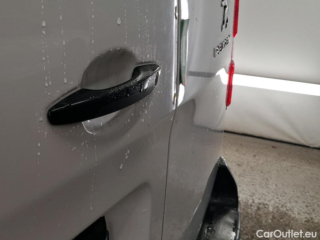  Peugeot  Expert PEUGEOT  / 2016 / 4P / Fourgon tôlé 1.5 BHDI 120 S&S TAILLE M #2