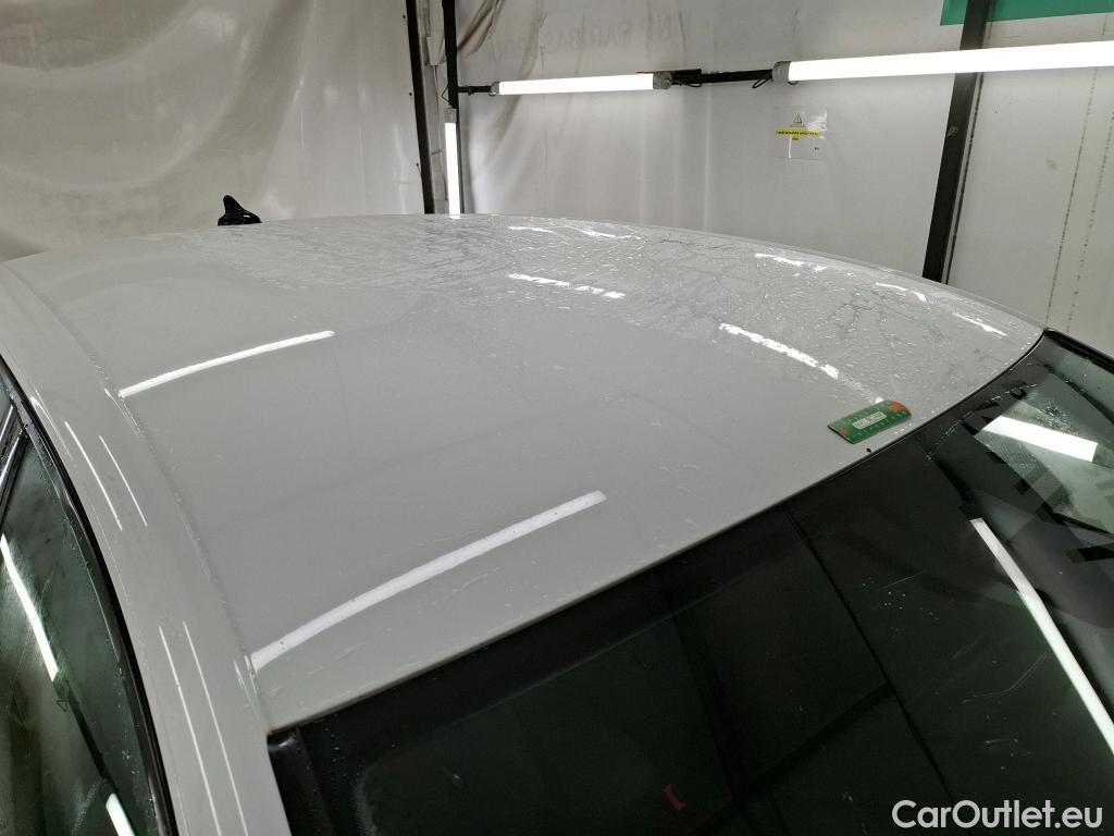  Volkswagen  Golf  VOLKSWAGEN / 2020 / 5P / Berline 1.0 TSI OPF 110 BVM6 Life Busi #3