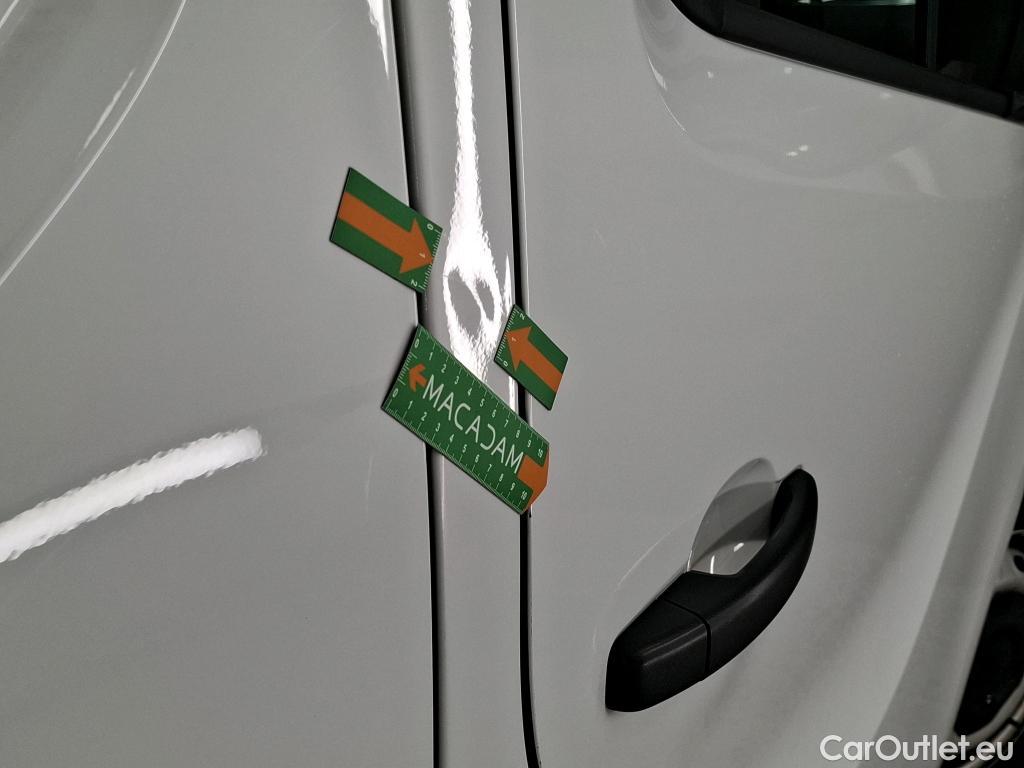  Renault  Trafic  Fourgon L2H1 3T Grand Confort 2.0 dCi 130CV BVM6 E6d #17