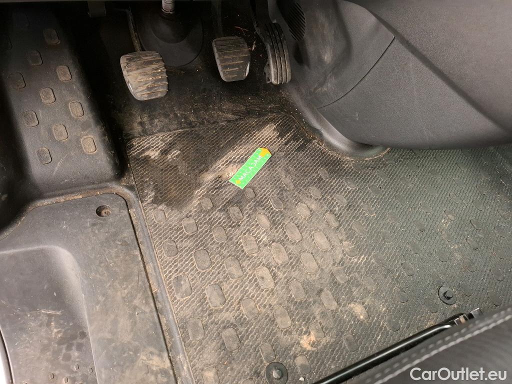  Renault  Trafic  Fourgon L2H1 3T Grand Confort 2.0 dCi 130CV BVM6 E6d #8