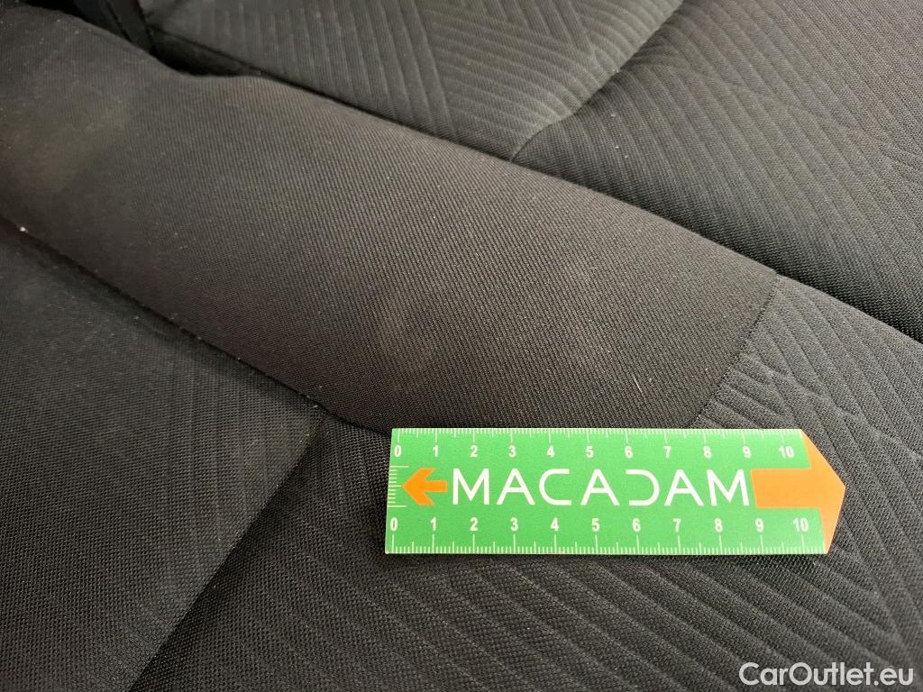  Renault  Trafic  Fourgon L2H1 3T Grand Confort 2.0 dCi 130CV BVM6 E6d #21