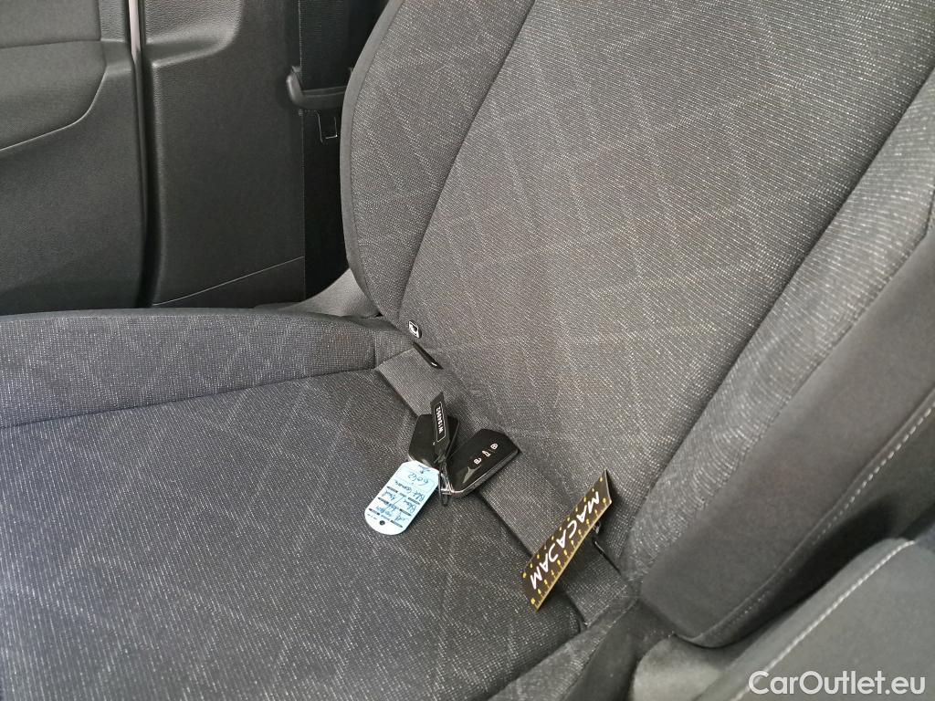  Volkswagen  Golf  VOLKSWAGEN / 2020 / 5P / Berline 1.0 TSI OPF 110 BVM6 Life #3