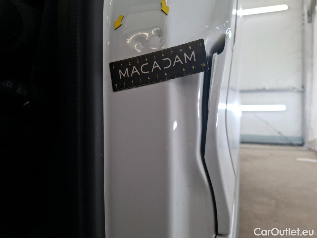  Renault  Trafic RENAULT  / 2019 / 4P / Fourgon tole FG GCF L1H1 1200 dCi 120 #18