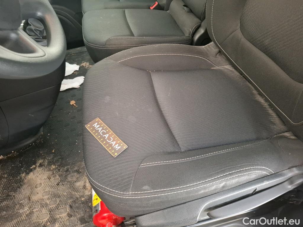  Renault  Trafic RENAULT  / 2019 / 4P / Fourgon tole FG GCF L1H1 1200 dCi 120 #29