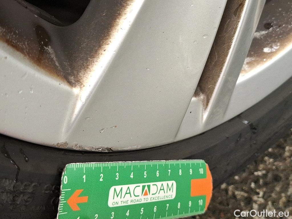  Volkswagen  Golf  VOLKSWAGEN / 2020 / 5P / Berline 1.0 TSI OPF 110 BVM6 Life Busi #10