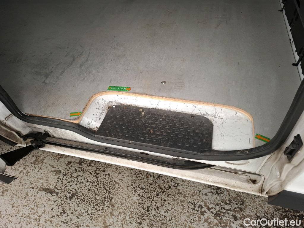  Renault  Trafic  Fourgon L2H1 3T Grand Confort 2.0 dCi 130CV BVM6 E6d #45