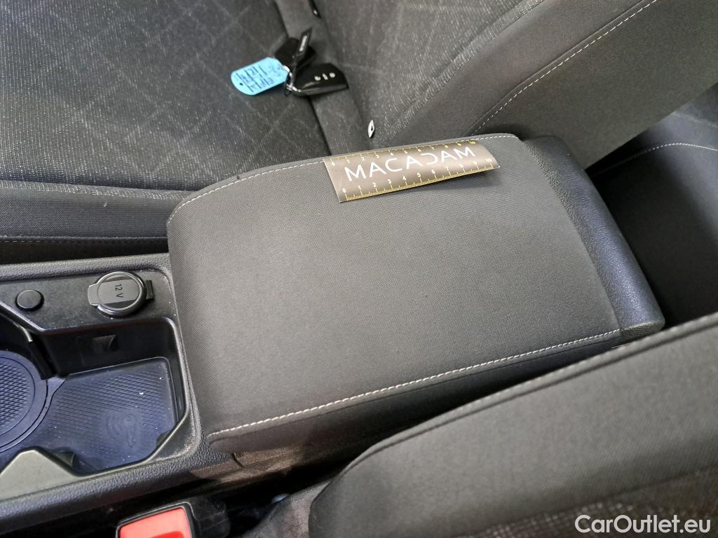  Volkswagen  Golf  VOLKSWAGEN / 2020 / 5P / Berline 1.0 TSI OPF 110 BVM6 Life #4