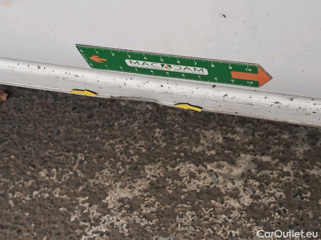  Nissan  NV400  L3H2 3500 Business 2.3 DCI TT 165 S/S / Batterie HS #44