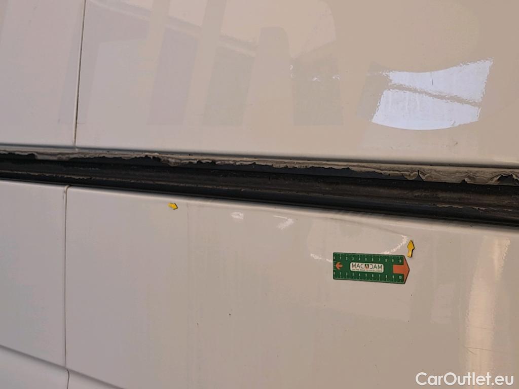  Nissan  NV400  L3H2 3500 Business 2.3 DCI TT 165 S/S / Batterie HS #12