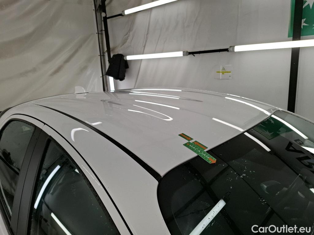  Toyota  Yaris TOYOTA  Hybride Affaires / 2019 / 5P / Berline / VU 1.5 Hybride 116h Dynamic Business Affair #1