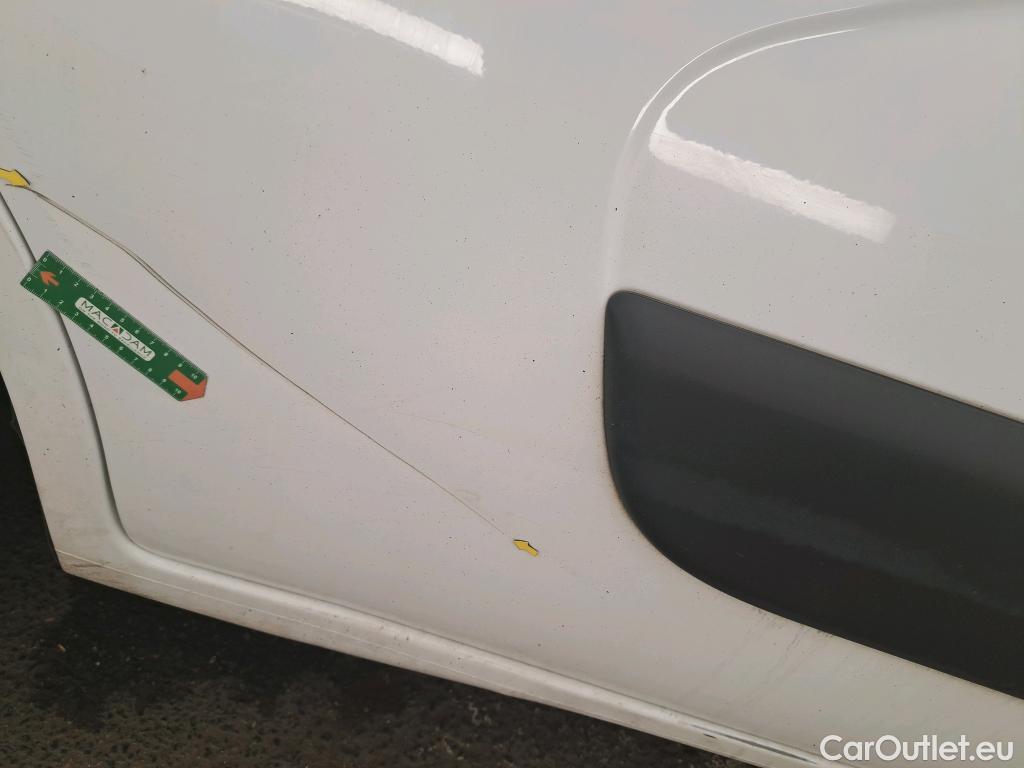  Nissan  NV400  L3H2 3500 Business 2.3 DCI TT 165 S/S / Batterie HS #32