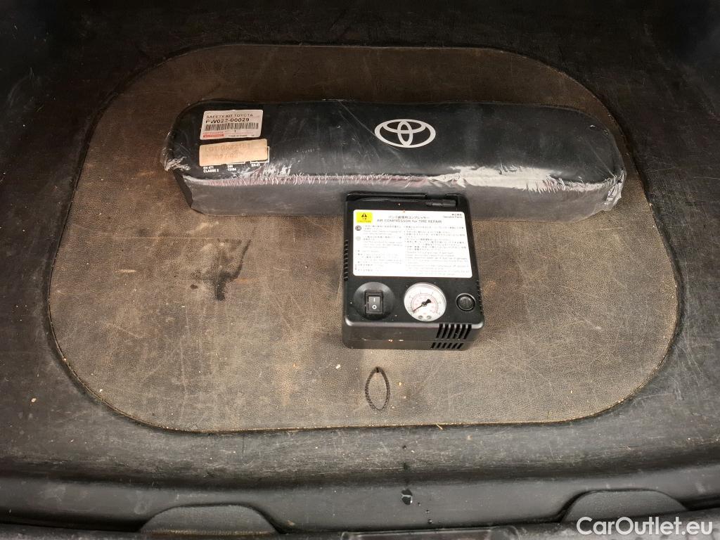  Toyota  Yaris TOYOTA  Hybride Affaires / 2019 / 5P / Berline / VU 1.5 Hybride 116h Dynamic Business Affair #21