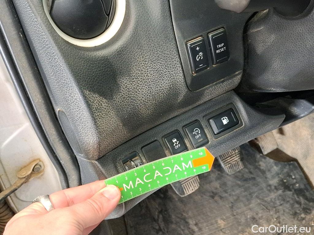  Nissan  Navara NISSAN  / 2015 / 4P / Pick-up King-Cab 2.3 dCi 160 N-CONNECTA #149