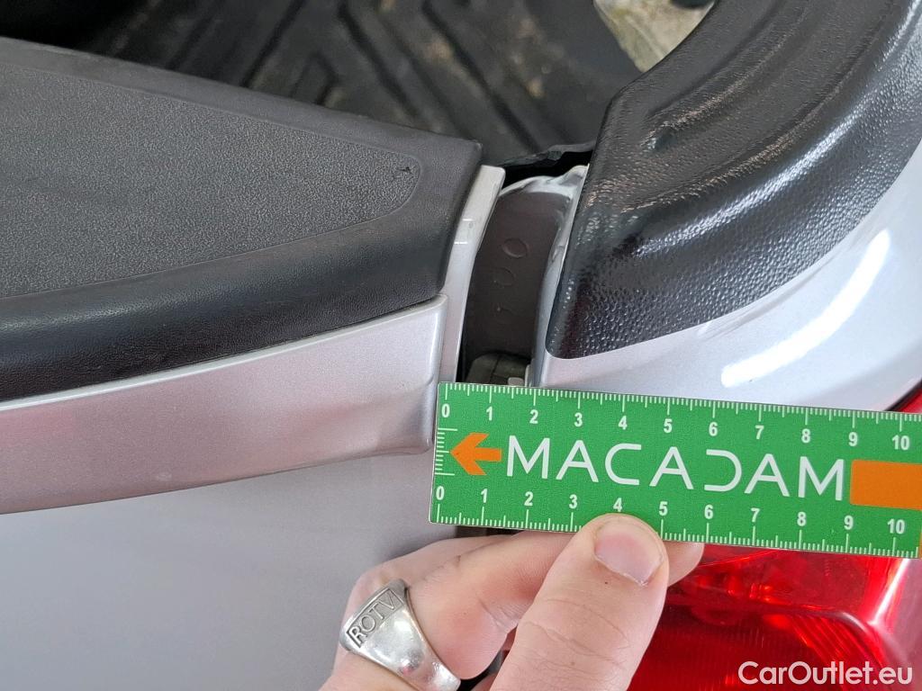  Nissan  Navara NISSAN  / 2015 / 4P / Pick-up King-Cab 2.3 dCi 160 N-CONNECTA #162