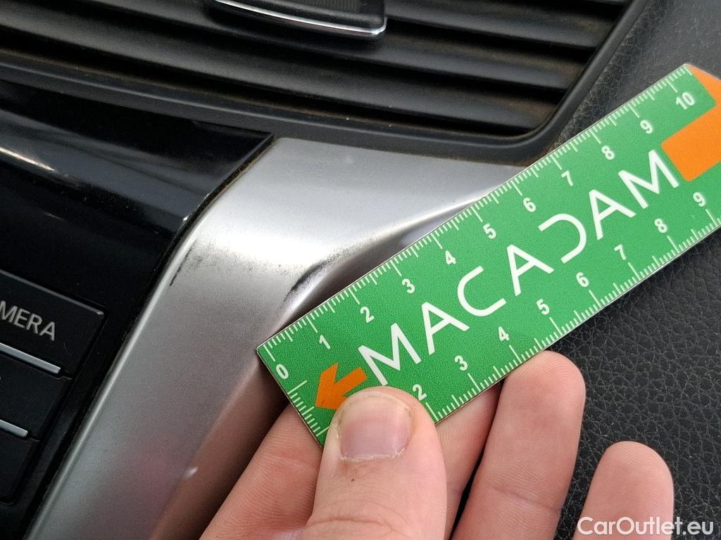  Nissan  Navara NISSAN  / 2015 / 4P / Pick-up King-Cab 2.3 dCi 160 N-CONNECTA #164