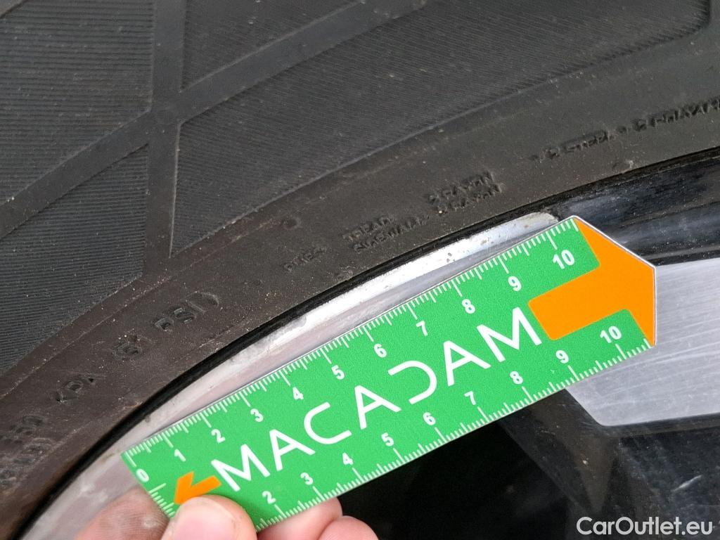  Nissan  Navara NISSAN  / 2015 / 4P / Pick-up King-Cab 2.3 dCi 160 N-CONNECTA #128