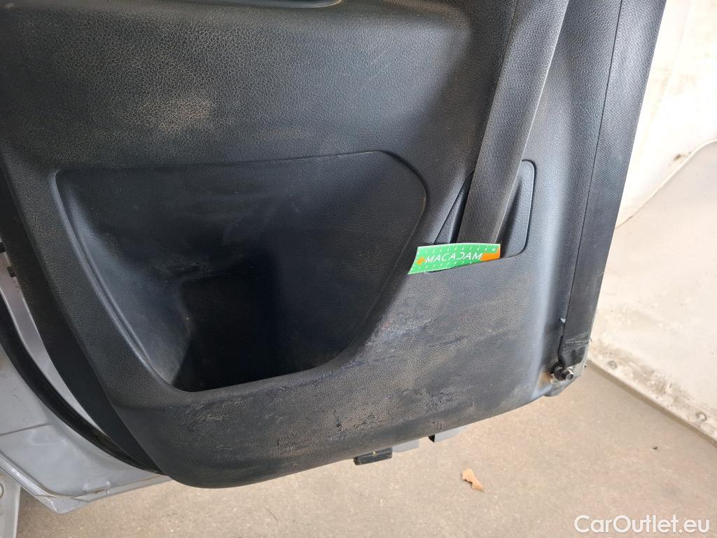  Nissan  Navara NISSAN  / 2015 / 4P / Pick-up King-Cab 2.3 dCi 160 N-CONNECTA #60