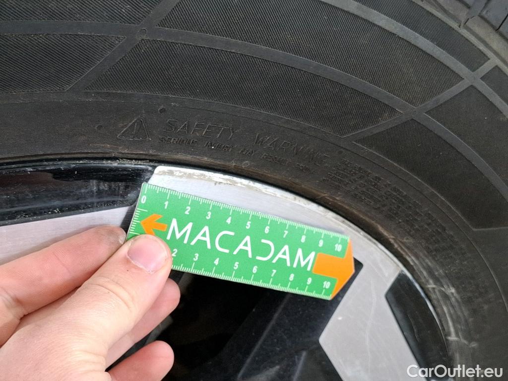  Nissan  Navara NISSAN  / 2015 / 4P / Pick-up King-Cab 2.3 dCi 160 N-CONNECTA #127