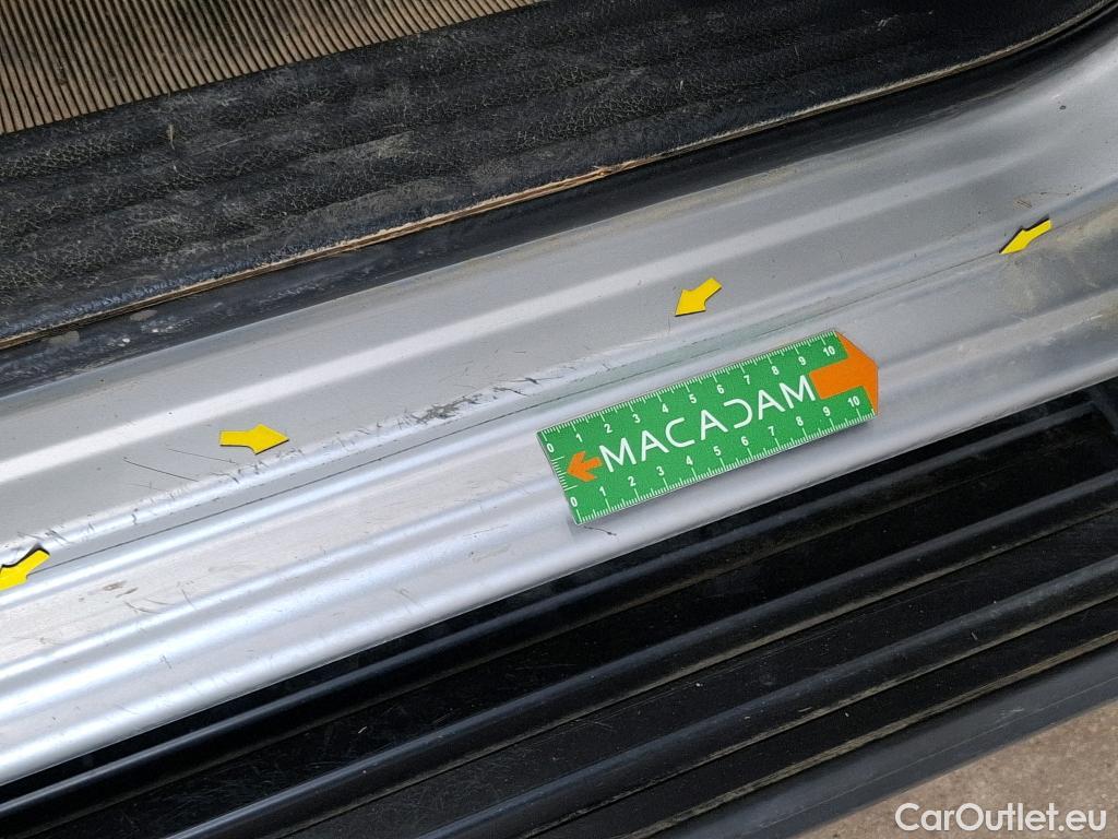  Nissan  Navara NISSAN  / 2015 / 4P / Pick-up King-Cab 2.3 dCi 160 N-CONNECTA #110