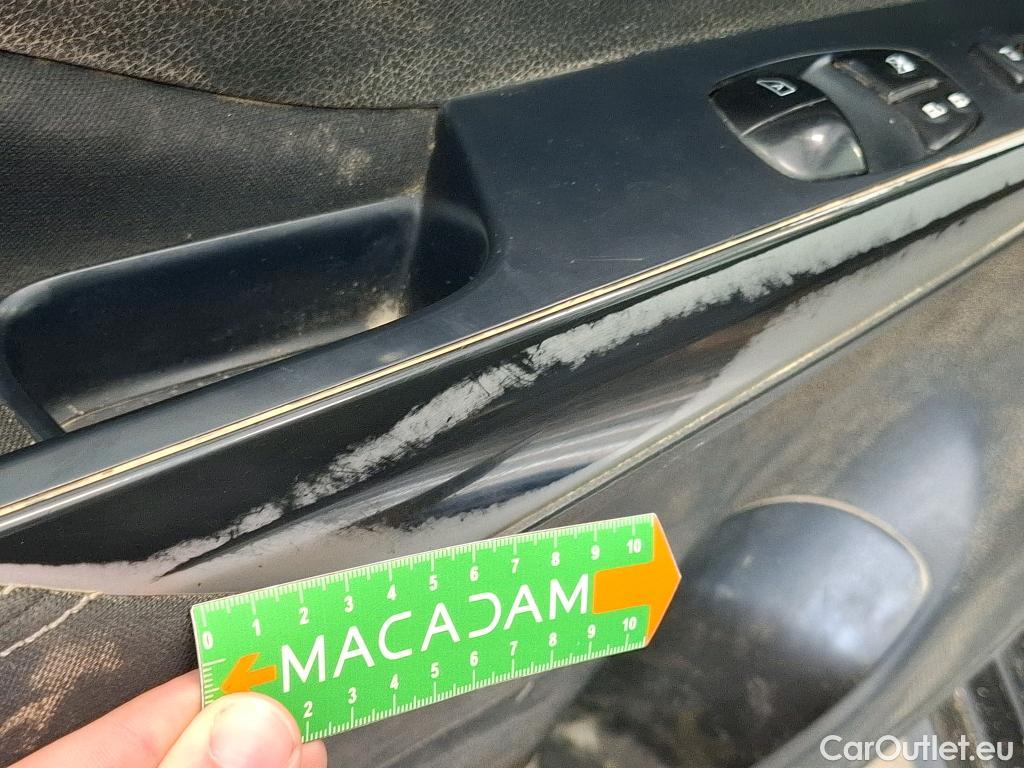  Nissan  Navara NISSAN  / 2015 / 4P / Pick-up King-Cab 2.3 dCi 160 N-CONNECTA #144