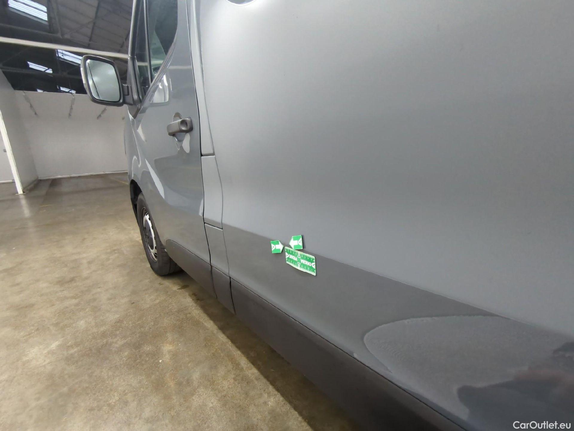  Renault  Trafic RENAULT  / 2021 / 4P / Fourgon tôlé FG GCF L1H1 3T Blue dCi 150 EDC #27