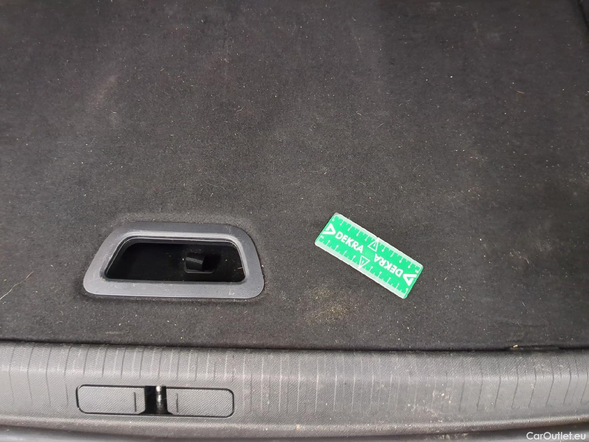  Citroen  C4  Berline Feel Pack Business 1.5 BlueHDI 110CV BVM6 E6d #2