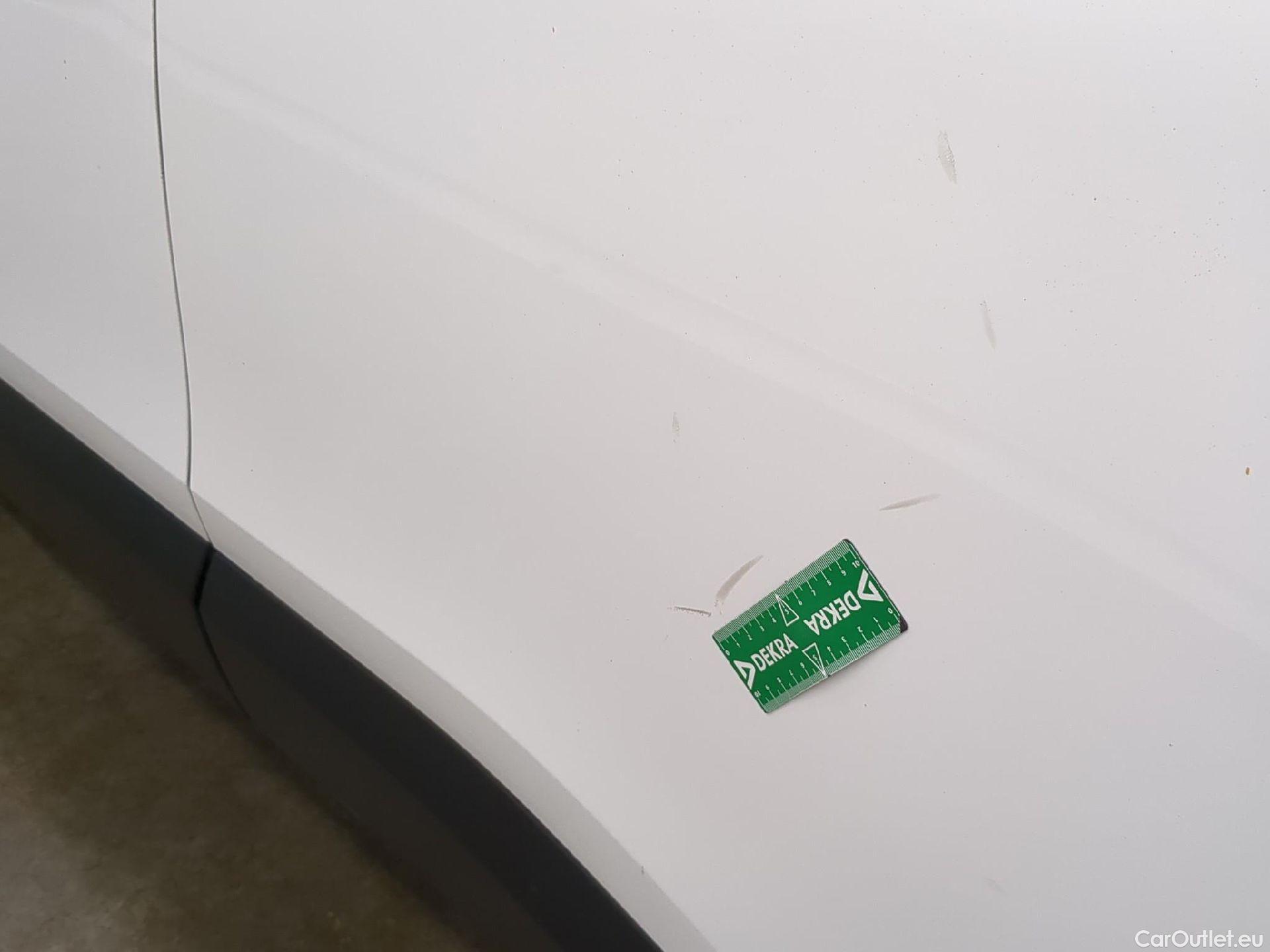  Citroen  C4  Berline Feel Pack Business 1.5 BlueHDI 110CV BVM6 E6d #82